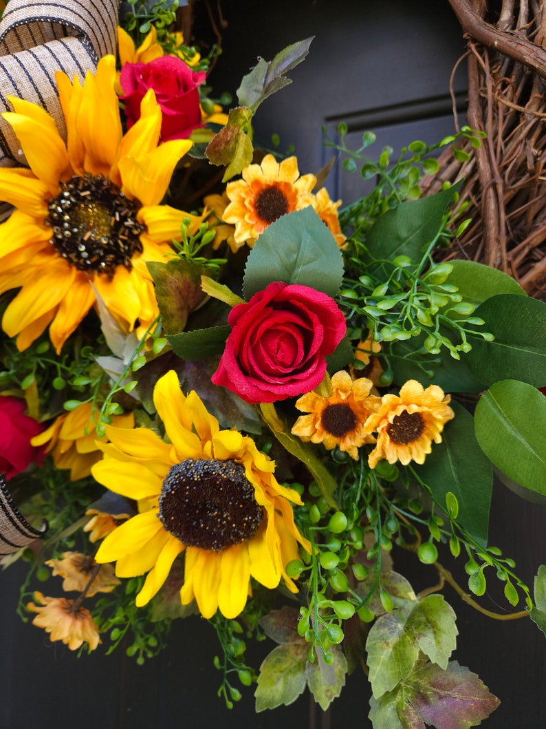 Fall sunflower wreath with red roses and black striped burlap bow sunflower wreath for front door sunflower decor indoor outdoor immagine 7