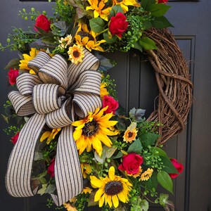 Fall sunflower wreath with red roses and black striped burlap bow sunflower wreath for front door sunflower decor indoor outdoor immagine 3