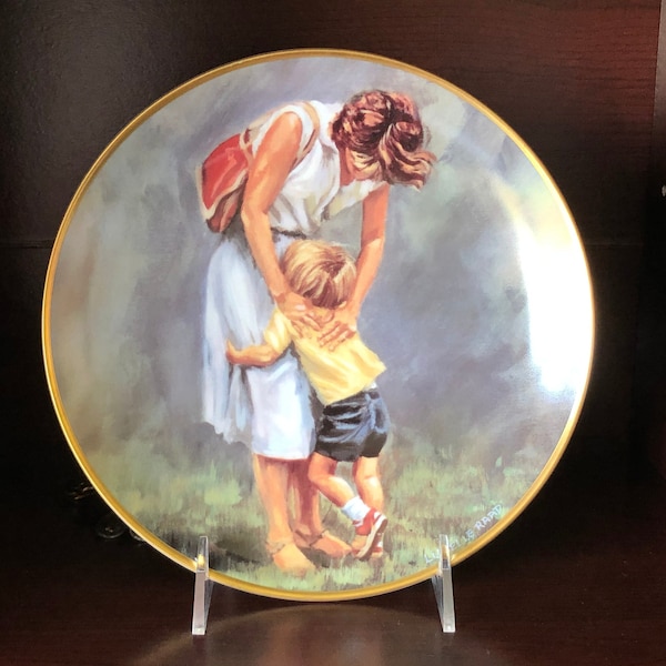 1982 "When Hearts Touch" collector's plate by Lucelle Raad Modern Concepts Ltd. Mother's Day Gift