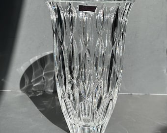 Waterford Marquis Rainfall Crystal Vase 9" H | Elegant Tapered Glass Flower Vase | Linear Cut Lead Crystal Centerpiece | Modern Wedding Gift