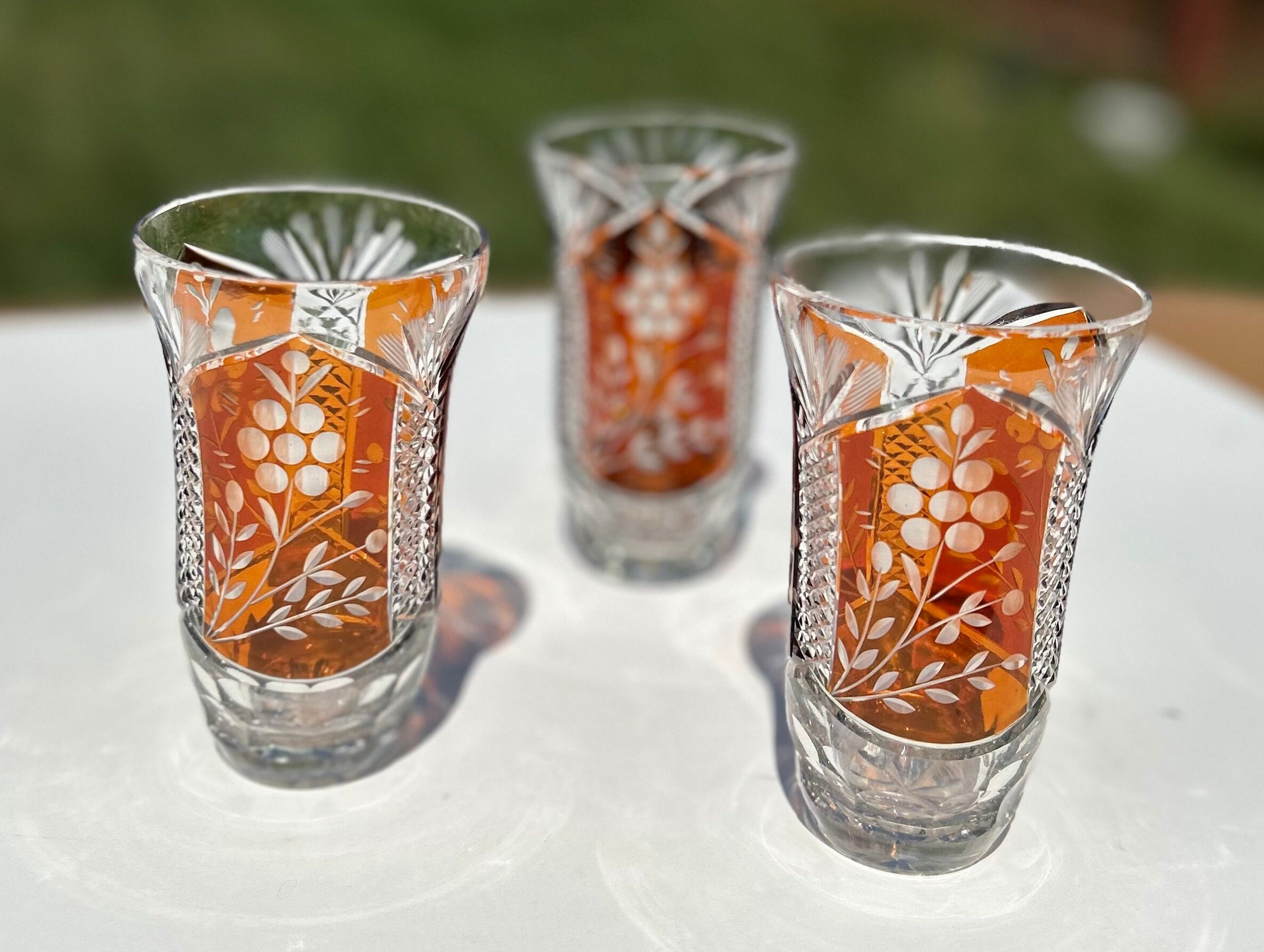 ボヘミアガラス 工芸品 ガラス製 花瓶 花柄模様 グリーン 356. Yahoo