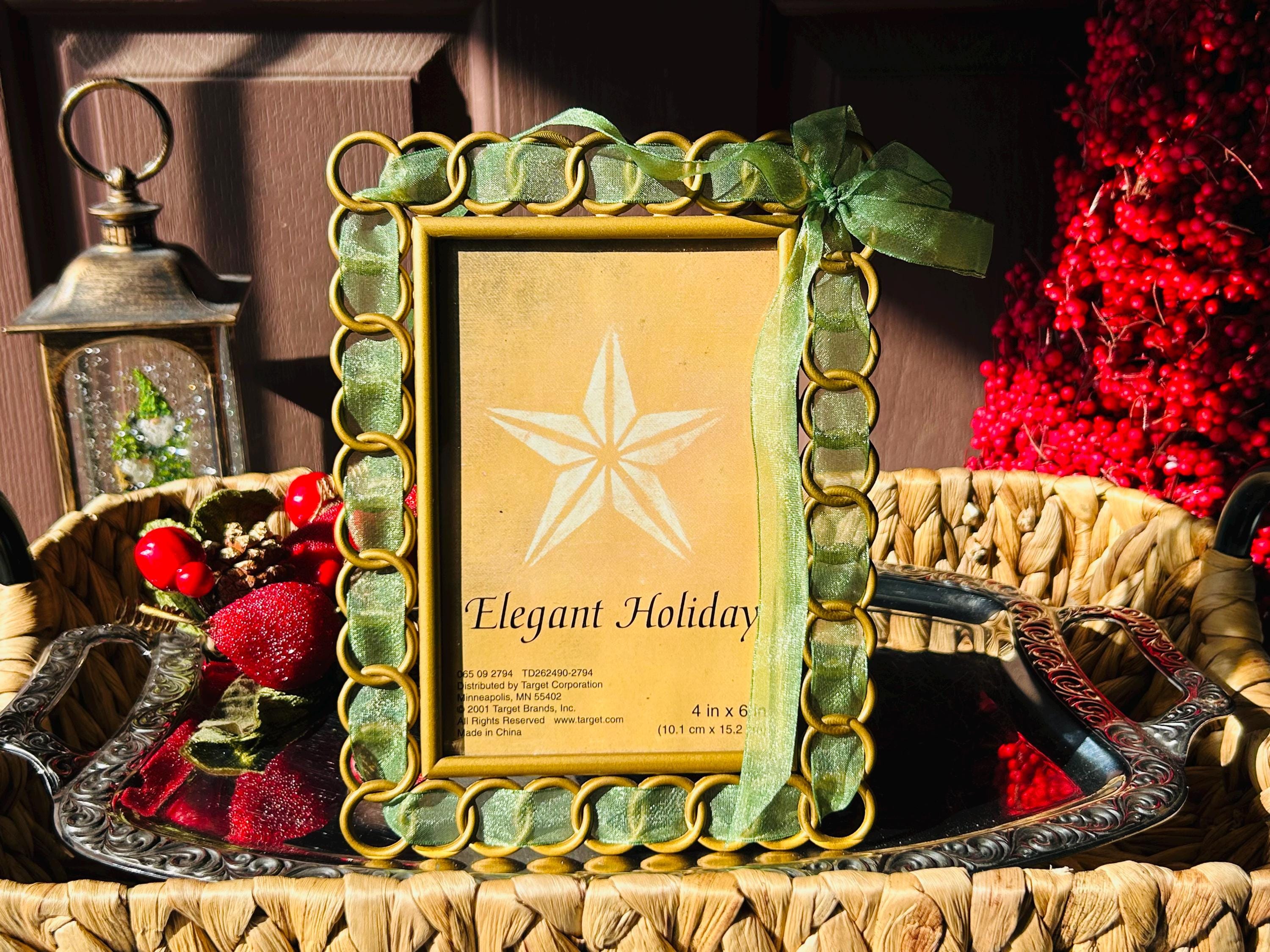 Xmasセールアンティークフォトフレームゴールドヴィンテージ Vintage Elegant Holiday Metal Picture Frame 2001, Gold Looped