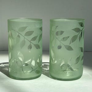 Vintage Green Frosted Glass Tumblers, Set of 2, Etched Leaf Pattern, Sage Green Juice Glasses, Frosted Botanical Water Glasses 1960s Barware