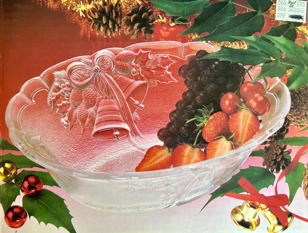 豪華で新しい Crystal MIKASA Vintage Christmas Bowl Oval Bells Holiday その他