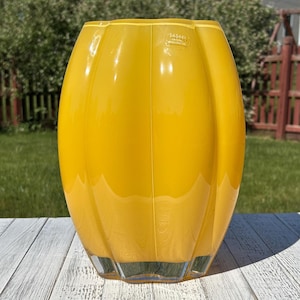 Vintage Sasaki Crystal Vase: Handblown Yellow Glass, Mid-Century Modern