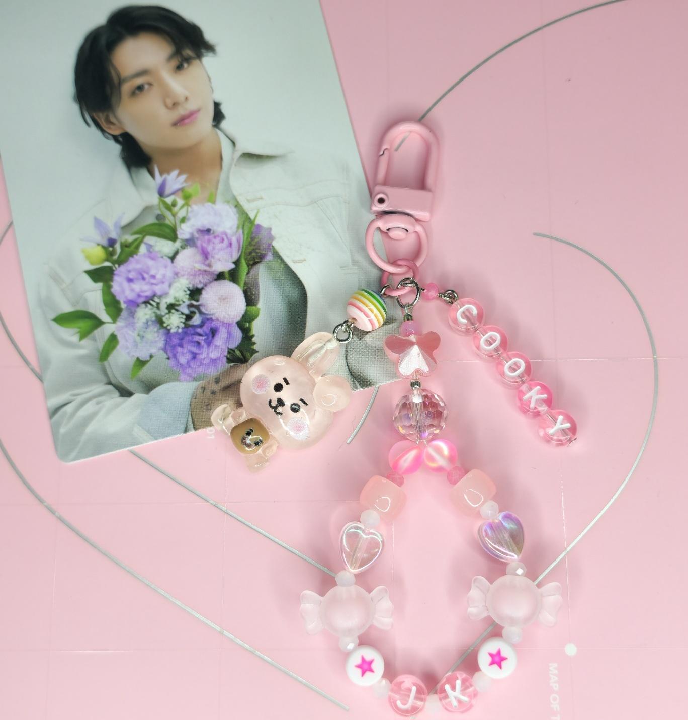 BTS BIGINS テヒョン キーホルダー Taehyung BTS V ARTSPACE TYPE 1 IN SEOUL POP-UP MD V (TAE HYUNG