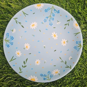 Blue forget me not and daisy trinket dish, jewellery dish, jewellery bowl, flower bowl, hand painted ceramic dish, gift, gift for her, decor