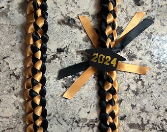 Collar de cintas personalizado con birrete de graduación