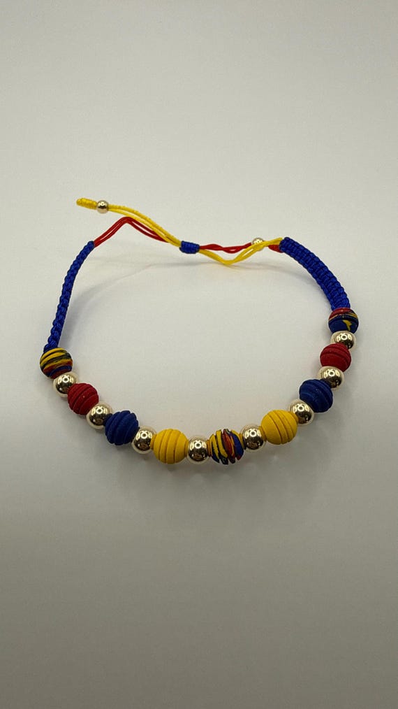 18k Gold Plated Colombia Handmade Bracelet. Pulsera balines baño de oro 18K.  Ajustable. Adjustable.