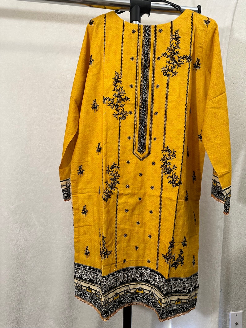 Bin Saeed Unstitch Printed Khaddar 3 piece Collection - DESIGN-14 main image 1