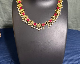 Collana indiana/set girocollo con rubini rossi/set indiano placcato in oro con orecchini..