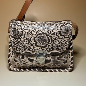 Carteras de vaqueta mexicanas, carteras artesanales, carteras de piel grabadas, regalo único para ella, bolsos de hombro