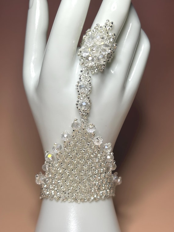 Anillo de Chaquira unido a pulsera, Joyería Huichol, Joyería