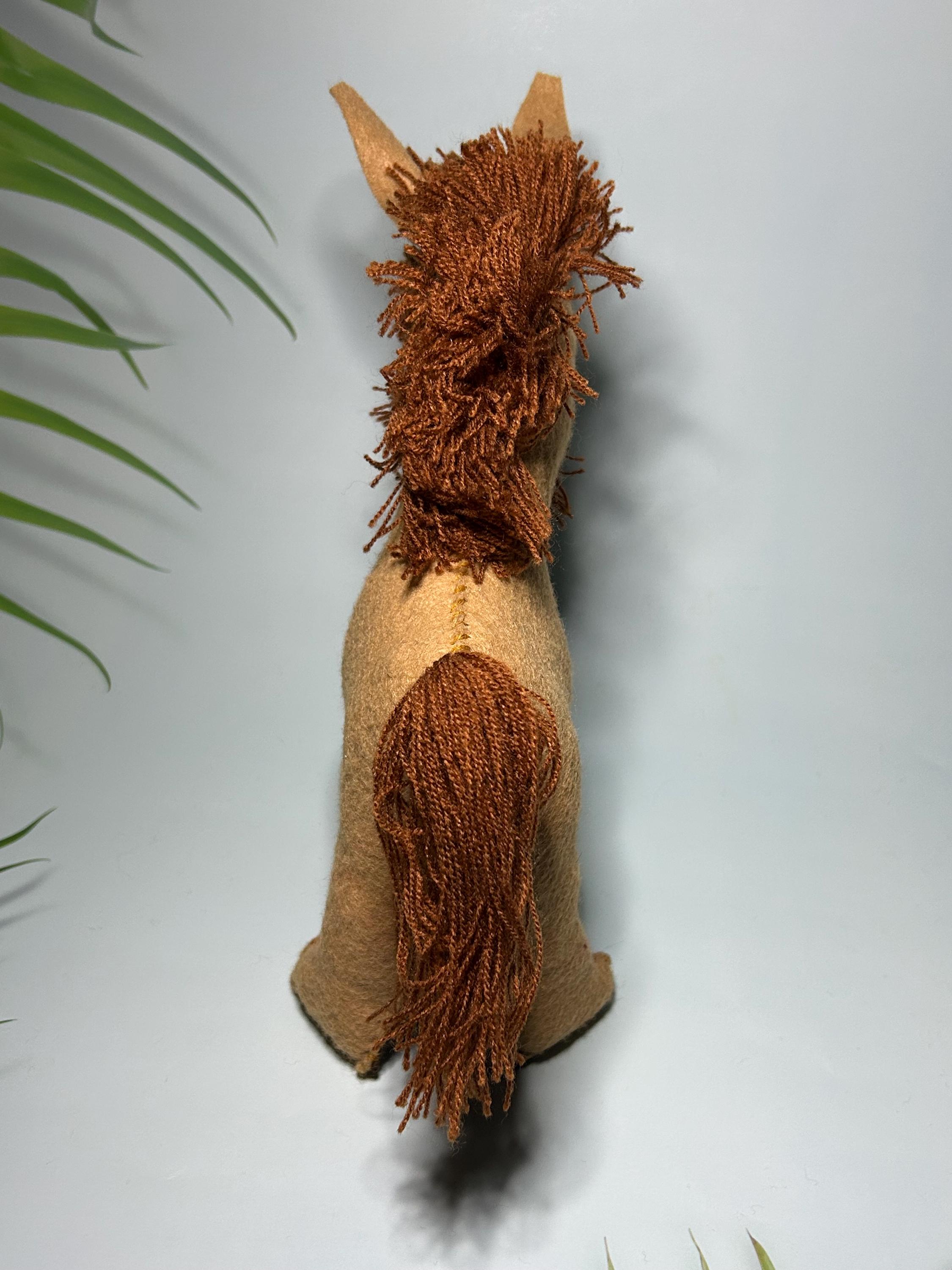 ハンドメイドぬいぐるみ 手作りフェルトぬいぐるみ馬：刺繍入りぬいぐるみ - Etsy 日本