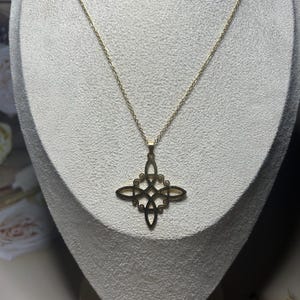 Collar de nudo de bruja de acero inoxidable, joyería hecha a mano, joyería artesanal, collar de la suerte, collar de protección