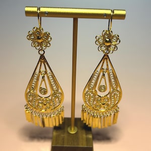Mexican Gold Filigree Dangle Earrings: Artisan Crafted