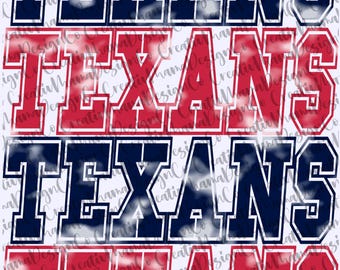 以下が含まれることがあります： 「TEXANS」という単語をヴィンテージで使い古したスタイルで表現した4つのデジタルデザイン。単語は太字でブロック状のフォントで、白いアウトラインが描かれています。デザインは、白い雲のような背景に赤と青が交互に配置されています。