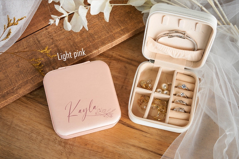 Personalisierte Brautjungfer Schmuck Reisebox, Brautjungfer Geschenke, Geschenk für sie, Muttertagsgeschenk, Geschenk für Brautparty, Geschenk für die Brautjungfer Light Pink