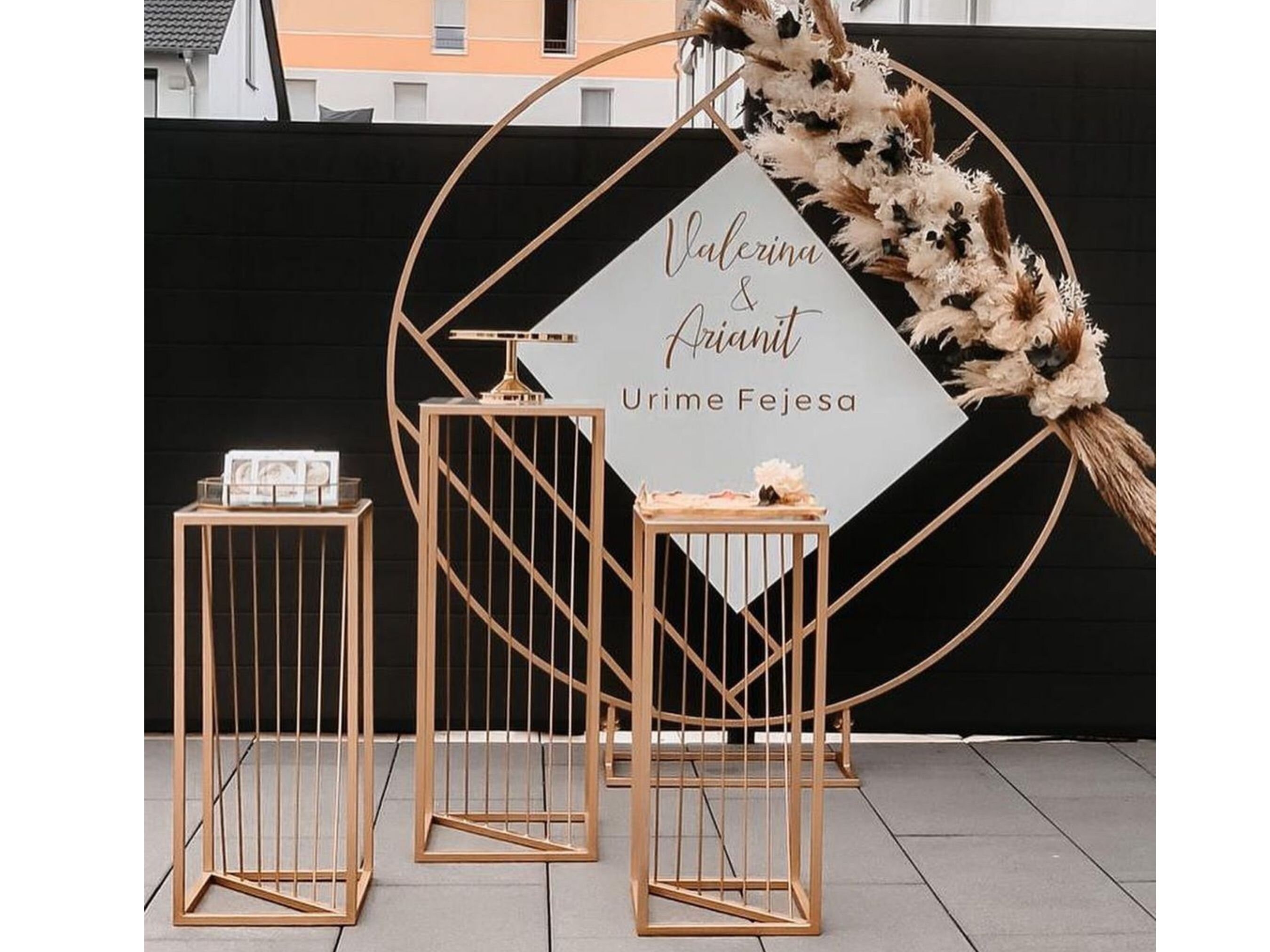 Gold Metal Wedding Arch, Flower Garland Hoop, Round Photo Backdrop