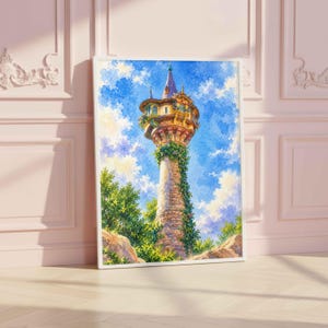Könnte beinhalten: Ein Aquarellgemälde eines hohen Steinturms mit konischem Dach, an dessen Außenwänden grüne Ranken emporwachsen. Das Bauwerk steht vor einem leuchtend blauen Himmel mit weißen Wolken und ist von grünen Bäumen sowie felsigem Gelände umgeben.