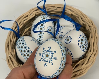 Echte Hühner Ostereier mit Löchern - blau, rotHandgemachte slawische Eierkunst - Ostereier Dekoration - Kraslice & Pysanky Wachseier mit Löchern,
