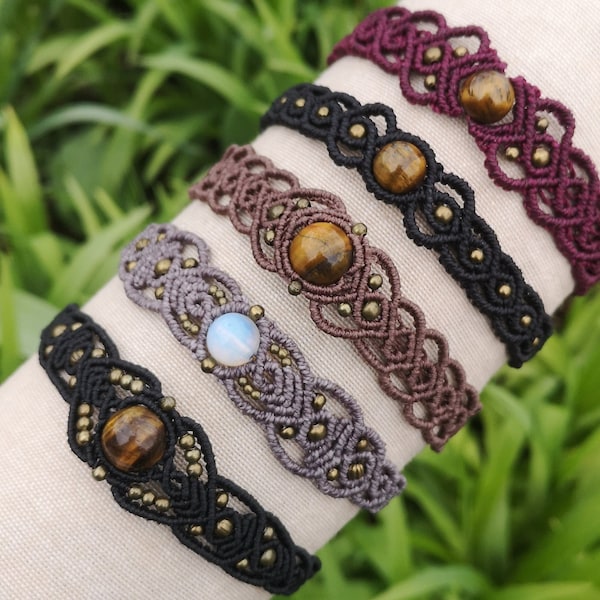 Makramee Armband mit Perlen und Naturstein