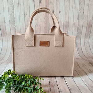 Filztasche klein beige , Filzshopper, kleine Handtasche , Henkeltasche,   Kindertasche