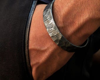 Handmade Damascus Steel Cuff Bracelet: Hammered Metal Wristlet