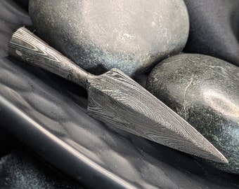 Lot De 7 Pointes De Flèches Médiévales – Acier Damas Forgé Main – Pour Arc Et Arbalète