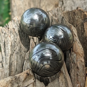 Handmade Damascus Steel Ball: Decorative Paperweight, Polished Edge