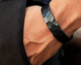 Handmade Damascus Steel Bangle: Hammered Viking Bracelet