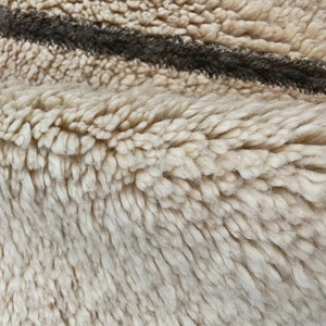 Beni Ourain Teppich, handgeknüpfter marokkanischer Wollteppich, elfenbeinfarbener Berberteppich Bild 3