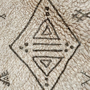 Beni Ourain Rug, Hand-Knotted Moroccan Wool, White Azilal Style Bild 3