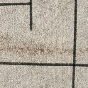 Beni Ourain Rug, Hand-Knotted Moroccan Wool, Ivory with Crossed Black Lines zdjęcie 6