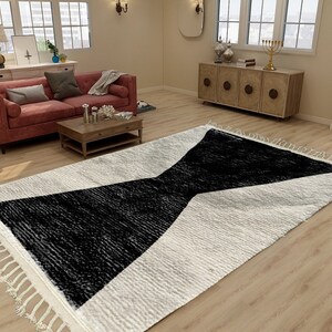 Beni Ourain Rug, Hand-Knotted Moroccan Wool, Ivory with Black Hourglass Design imagen 2