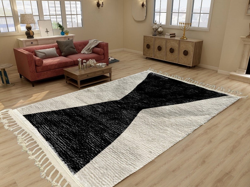 Beni Ourain Rug, Hand-Knotted Moroccan Wool, Ivory with Black Hourglass Design imagen 2