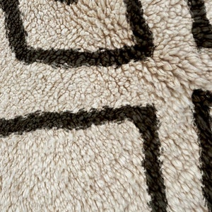 Beni Ourain Rug, Hand-Knotted Moroccan Wool, White Berber Shag Carpet Bild 7