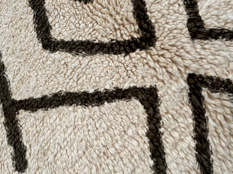 Beni Ourain Rug, Hand-Knotted Moroccan Wool, White Berber Shag Carpet Bild 7