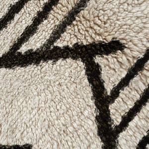 Beni Ourain Teppich, handgeknüpfter marokkanischer Wollteppich, elfenbeinfarbener Berberteppich Bild 6