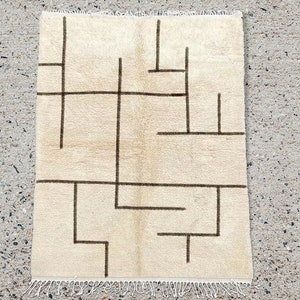 Beni Ourain Rug, Hand-Knotted Moroccan Wool, Ivory with Crossed Black Lines zdjęcie 7