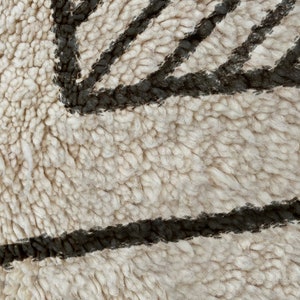 Beni Ourain Teppich, handgeknüpfter marokkanischer Wollteppich, elfenbeinfarbener Berberteppich Bild 5