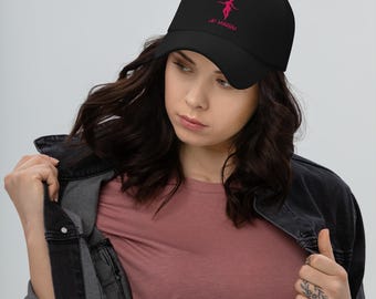 Gorra bordada para bailarines, color negro y rosa / Gorra del equipo de baile JP MAROU / Regalo para bailarines y para quienes practican fitness.