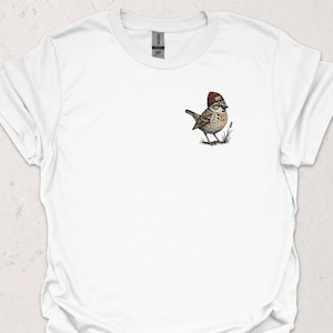 Anti-nazishirt met een schattige mus | Anti-rechts T-shirt | Antifa-statement met vogel en hoedje | Politiek shirt tegen nazi's, alternatieve mode