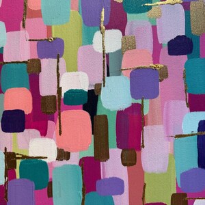 Peut inclure: Peinture abstraite sur toile &agrave; la texture visible. L'&oelig;uvre pr&eacute;sente un m&eacute;lange vibrant de couleurs, notamment du rose, du turquoise, du violet et de l'or. Le design se compose de formes rectangulaires superpos&eacute;es et d'accents dor&eacute;s, cr&eacute;ant une composition moderne et color&eacute;e.