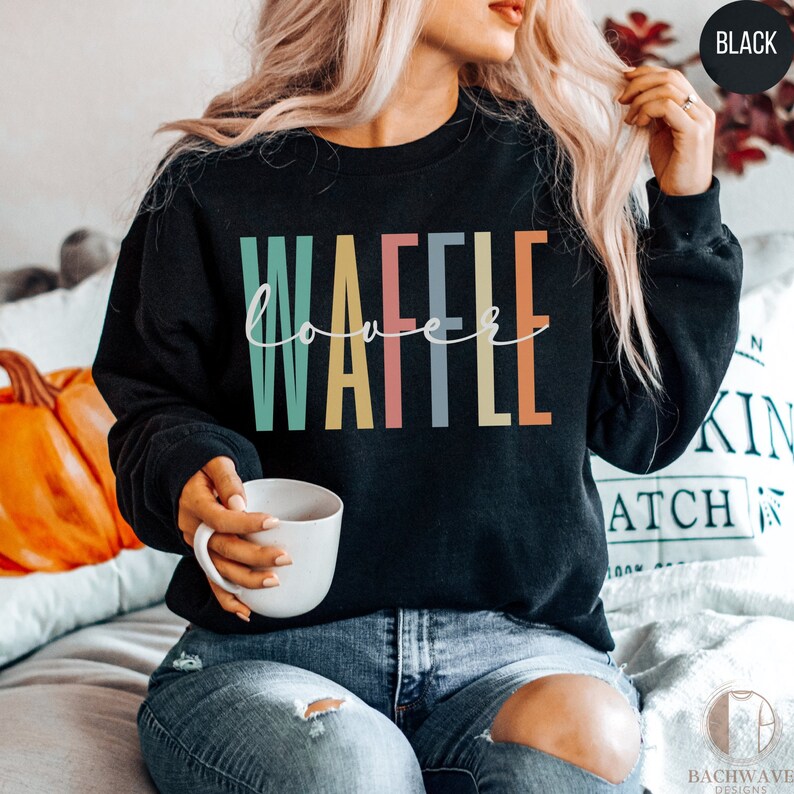 Waffle Shirt, Waffle Lover Tshirt, Cute Sarcastic Waffle T-shirt, Funny Waffle Tee Gift,Foodie Sweatshirt,Weekend Breakfast Crewneck Sweater 画像 3