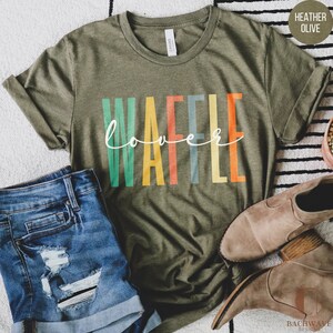 Waffle Shirt, Waffle Lover Tshirt, Cute Sarcastic Waffle T-shirt, Funny Waffle Tee Gift,Foodie Sweatshirt,Weekend Breakfast Crewneck Sweater 画像 10