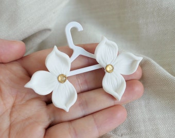 Flower stud earrings made of polymer clay, half flower earrings in different colors, flowers in pastel colors