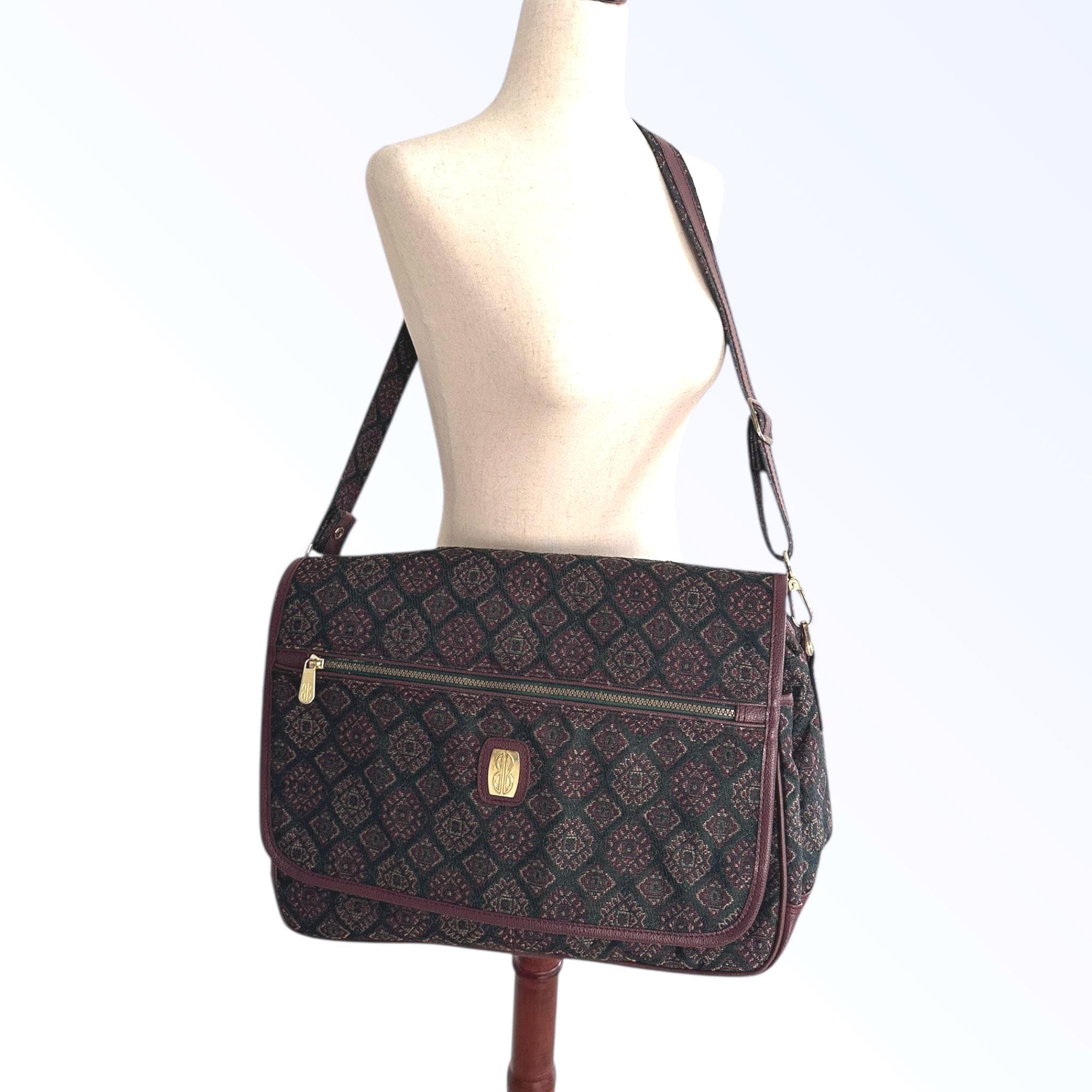 Gently used huge Bill Blass buttery leather bag w/ zipper pockets inside & out. Handmade Leather Purse - Made In USA | Buffalo Billfold Company main image 2