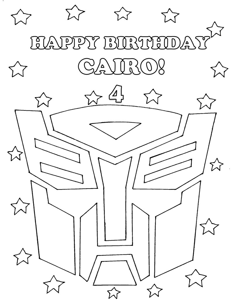 Op de afbeelding: Zwart-wit ontwerp van een verjaardagskaart met de tekst "HAPPY BIRTHDAY CAIRO!" en het nummer "4". De kaart toont een gestileerd robotgezicht en sterren.