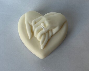Faith candle, made of soy wax, excellent as a gift, for weddings, hen parties, bridal showers, as a party favor, as a centerpiece